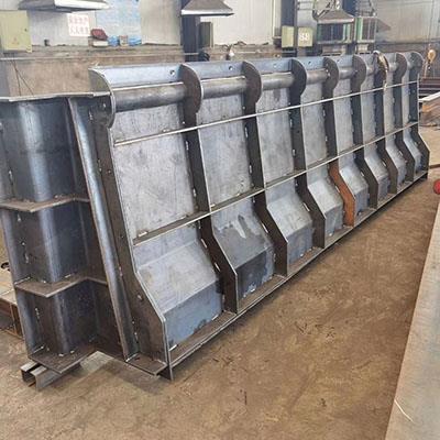 高铁ab墙钢模具-铁路三墙模板-凯亚安装与施工